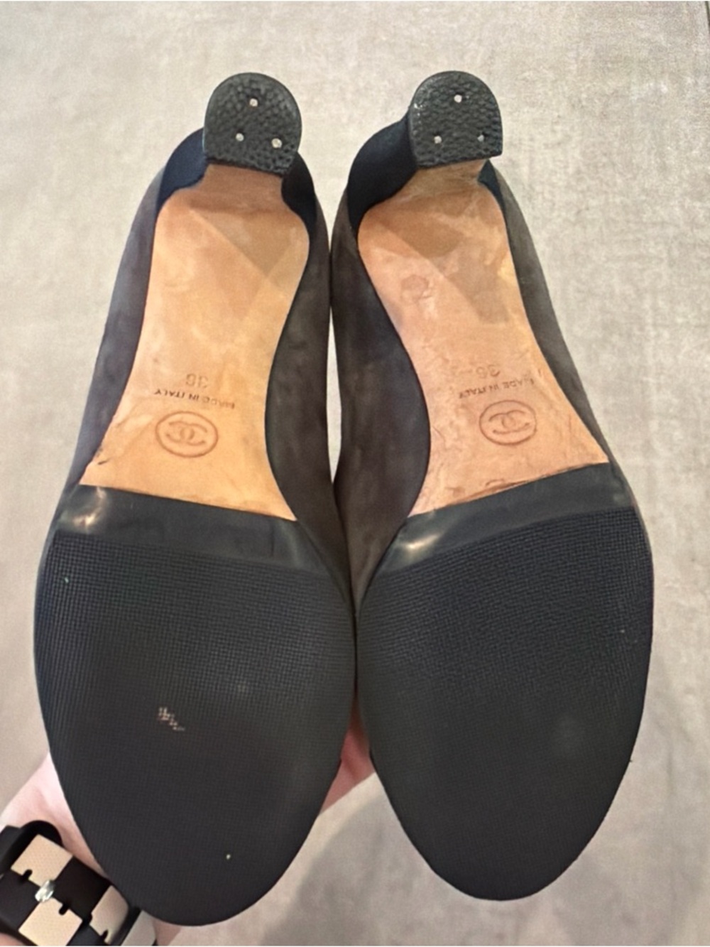 CHANEL COCO Mark Pumps Shoes 36 US 6 Gray Suede Black Ribbon Heels - Picture 9 of 13
